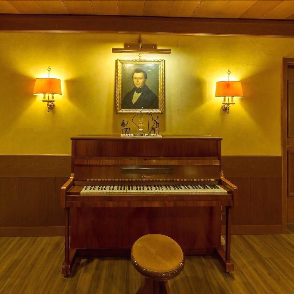 Dominik Alpine City Wellness Hotel - Adults Only Bressanone Esterno foto